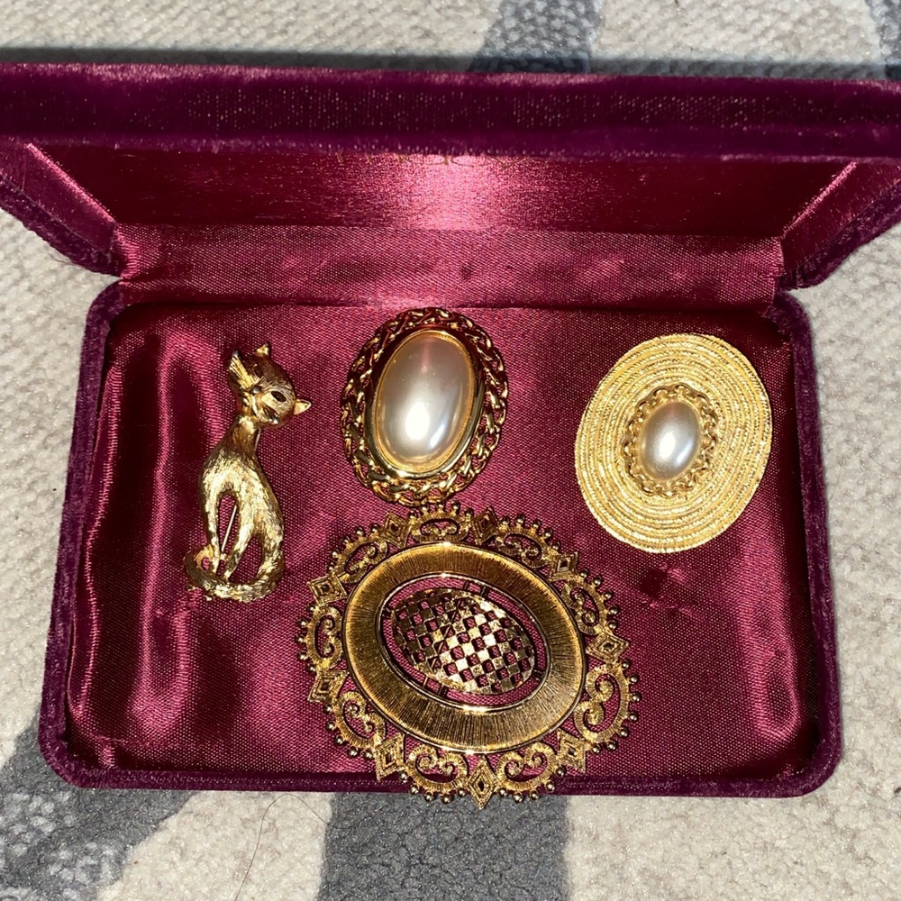 Vintage pins